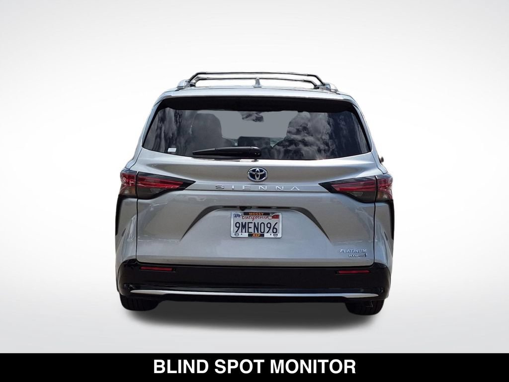 Used 2024 Toyota Sienna Platinum FWD image 8