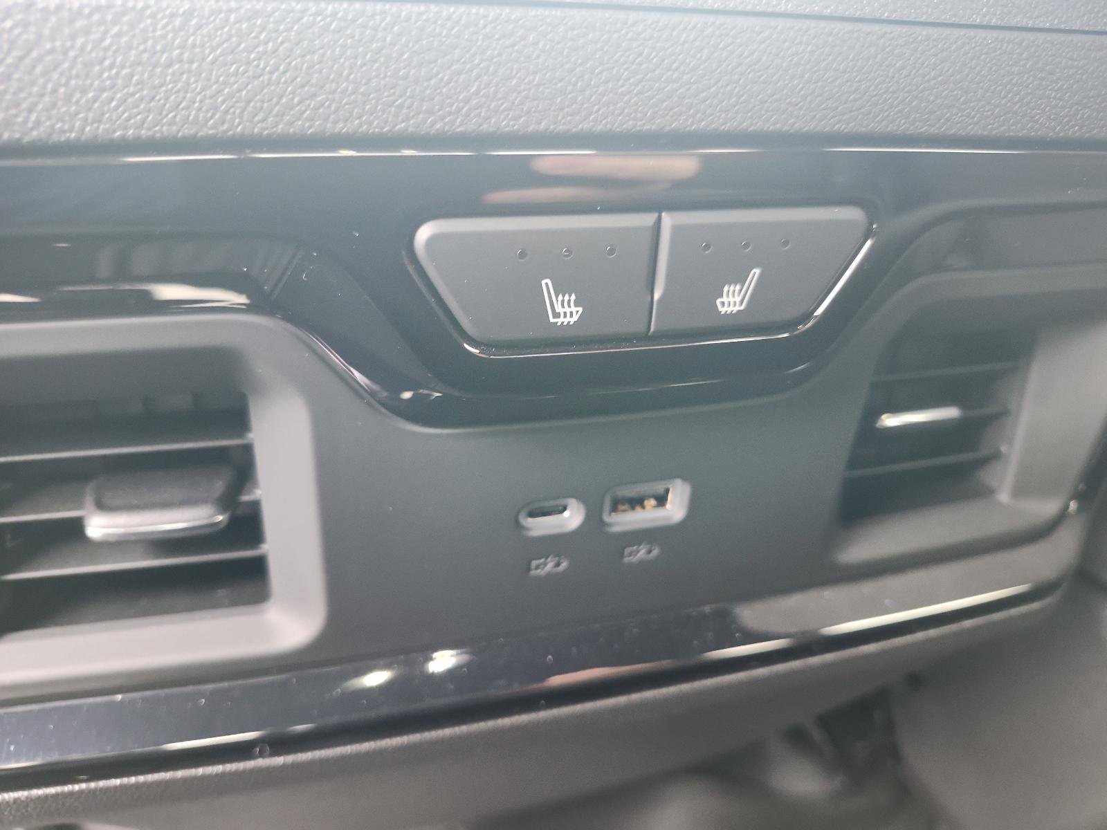 Used 2025 GMC Sierra 1500 AT4 w/ AT4 Premium Package image 12