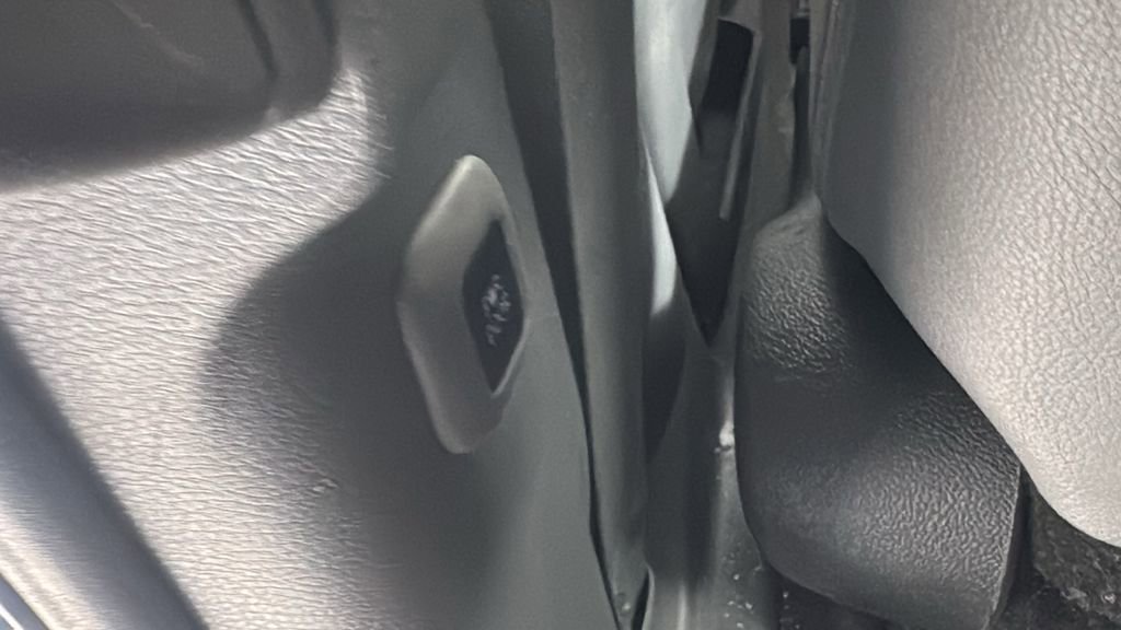 Used 2024 Toyota Sienna XLE image 41