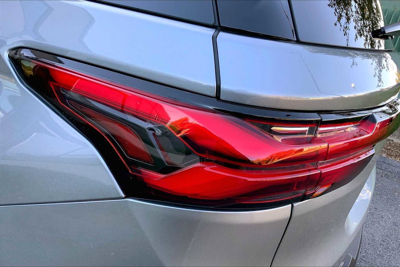 Used 2023 Chevrolet Traverse LT image 27