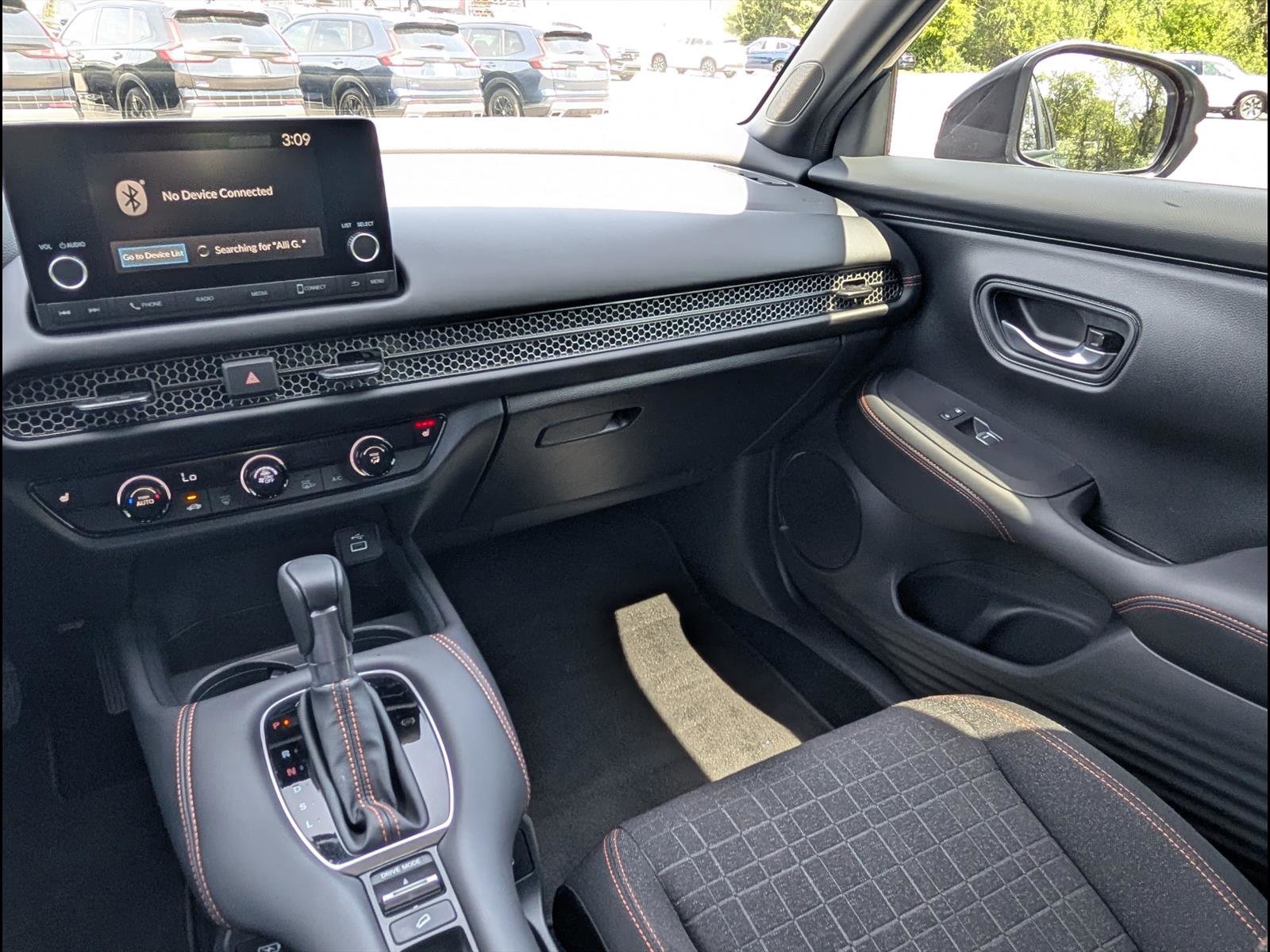 Certified 2025 Honda HR-V Sport image 9