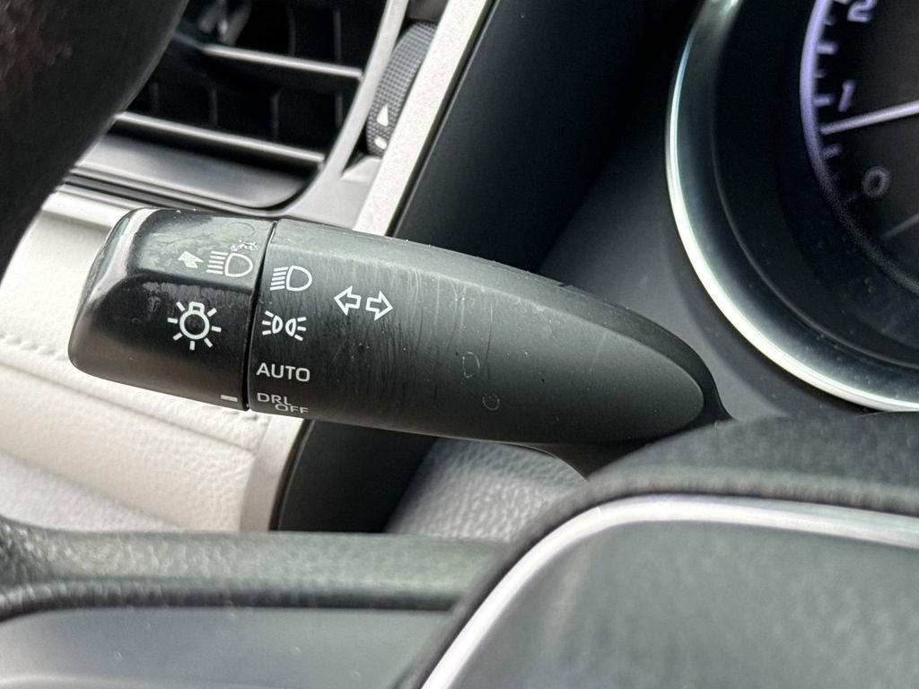 Used 2020 Toyota Camry LE image 37