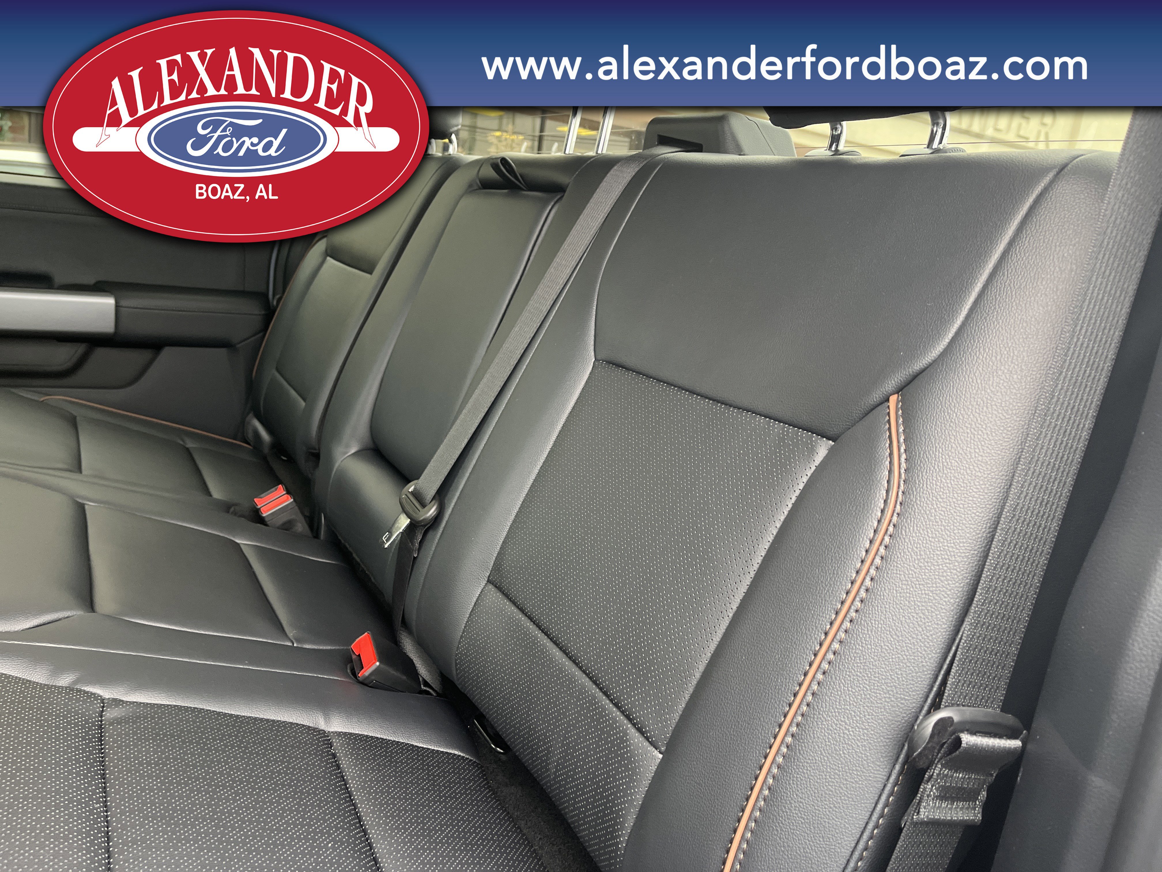 New 2026 Ford F350 Lariat w/ Black Appearance Package image 17