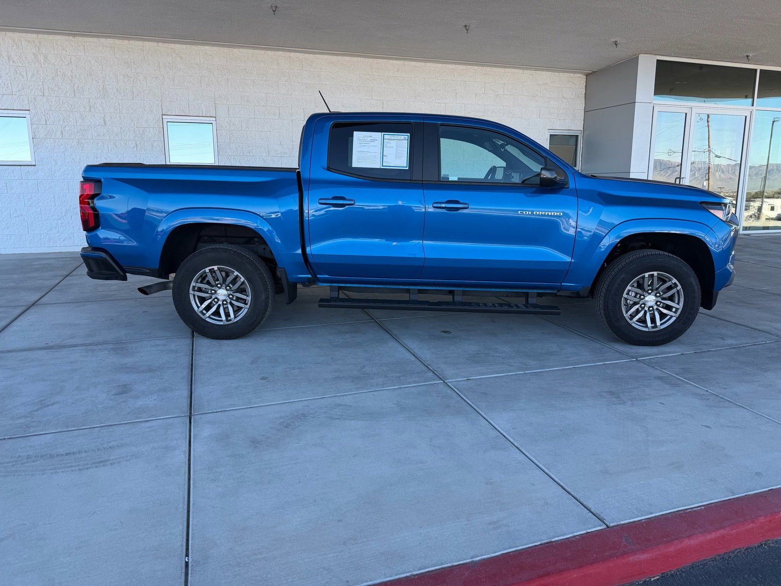 Used 2023 Chevrolet Colorado LT w/ LT Convenience Package image 2