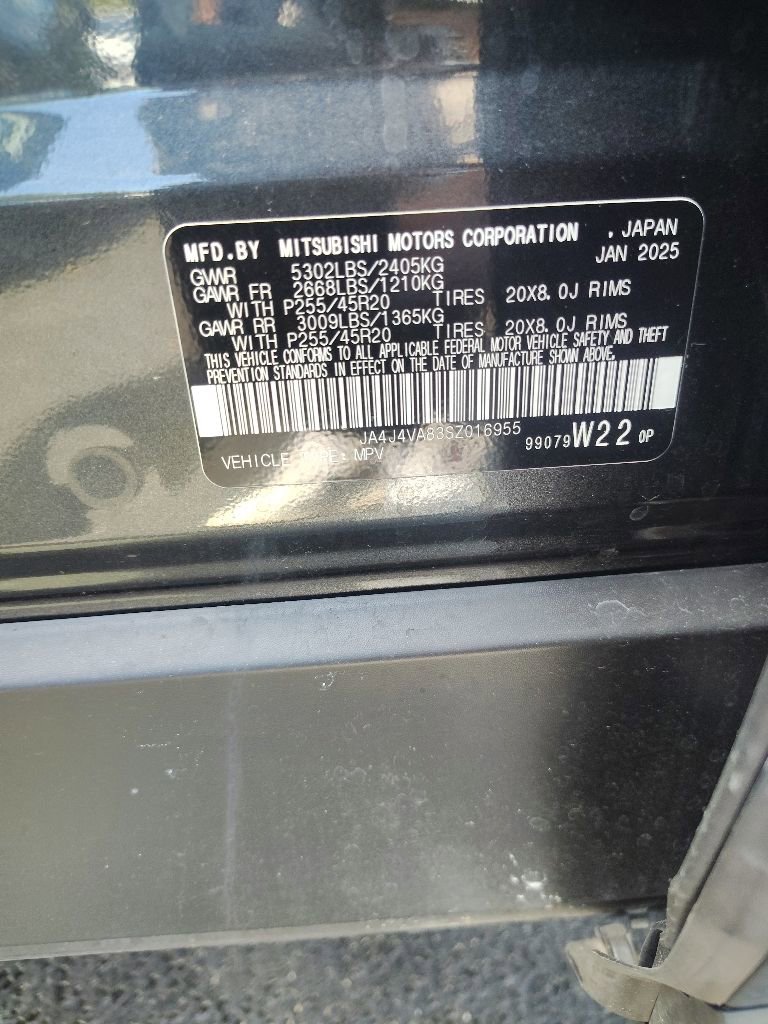 Used 2025 Mitsubishi Outlander SE AWD/4WD image 3