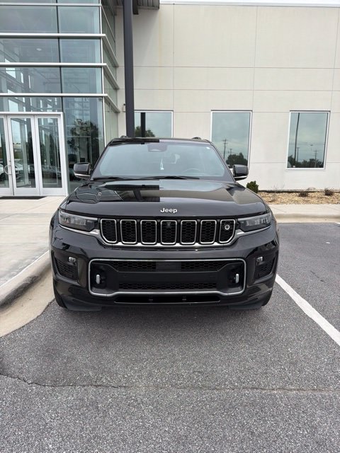 Used 2021 Jeep Grand Cherokee L Overland w/ Advanced Protech Group III AWD/4WD image 2