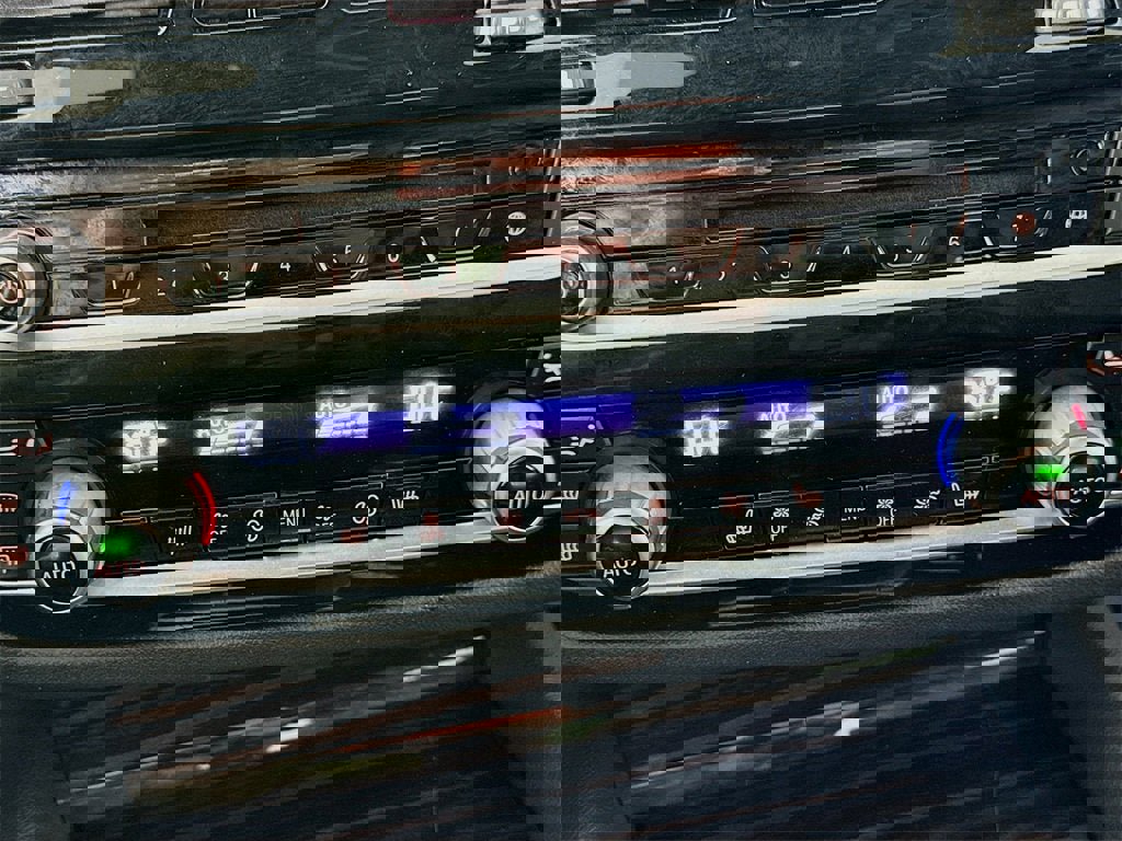 Used 2019 BMW 530i xDrive w/ Convenience Package image 10