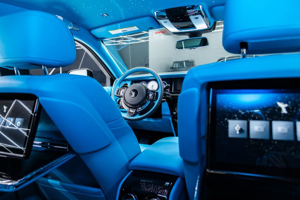 Used 2025 Rolls-Royce Phantom Sedan image 67