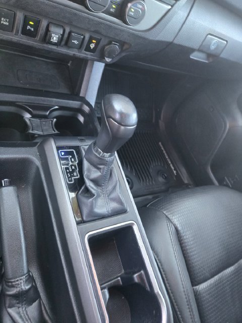Certified 2020 Toyota Tacoma TRD Off-Road w/ TRD Premium Off Road Package AWD/4WD image 18