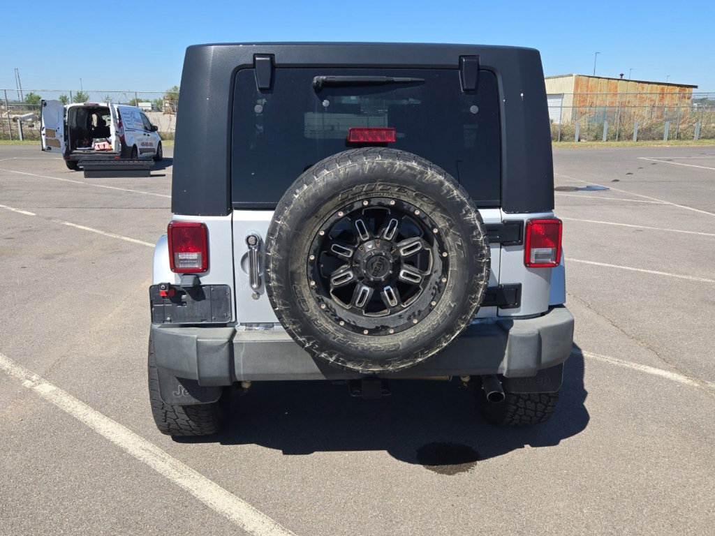 Used 2007 Jeep Wrangler Unlimited Sahara AWD/4WD image 6