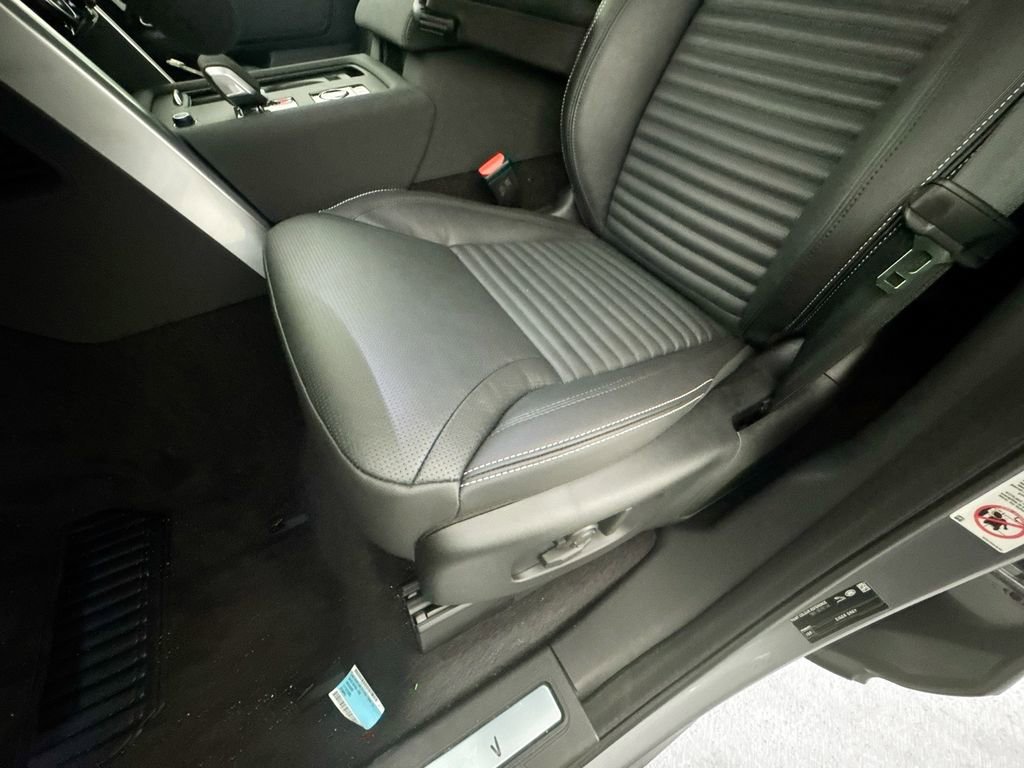 New 2026 Land Rover Discovery S AWD/4WD image 19