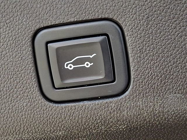 Used 2022 GMC Yukon Denali w/ Denali Premium Package AWD/4WD image 30
