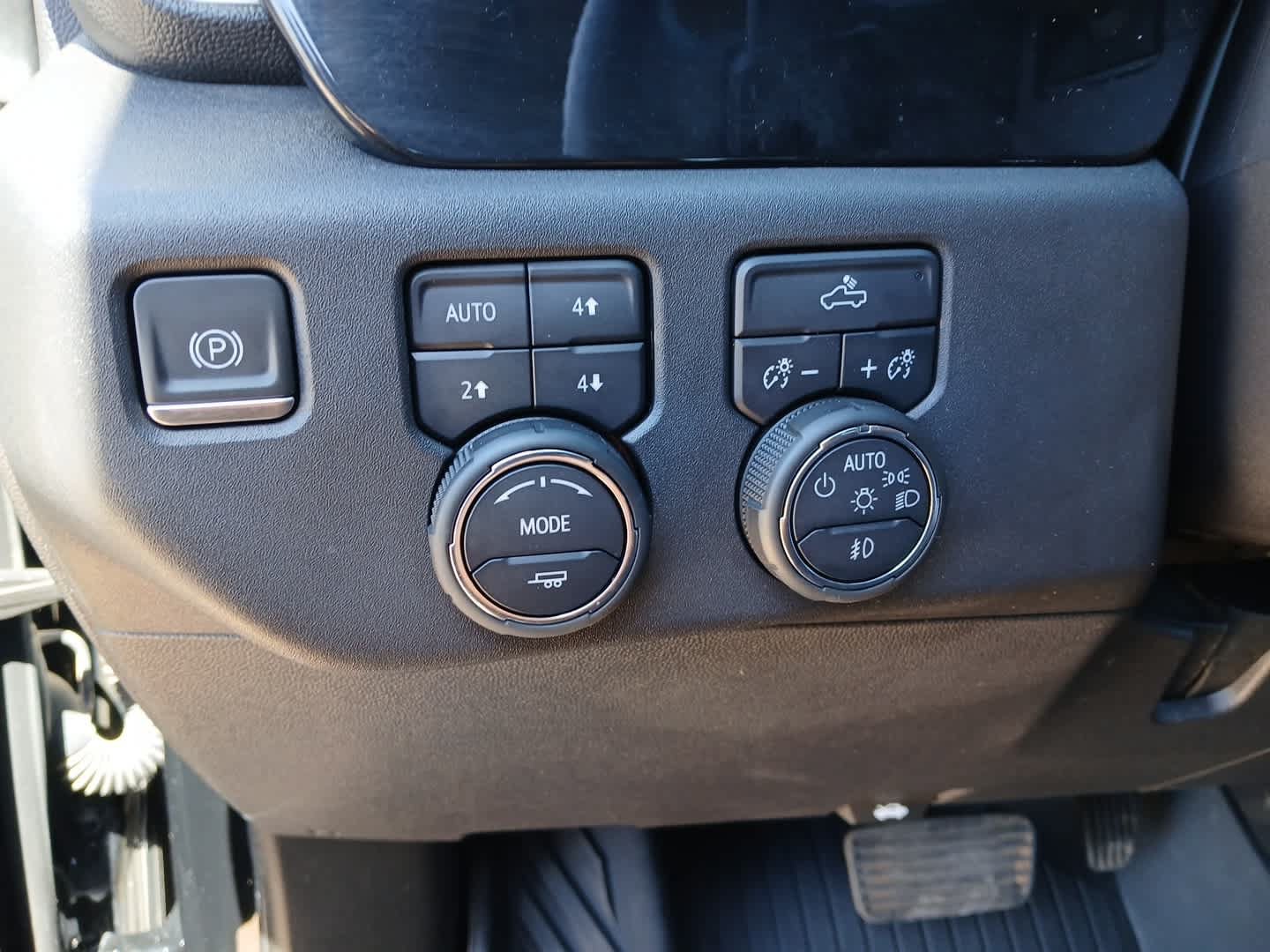 Used 2024 Chevrolet Silverado 1500 LT Trail Boss AWD/4WD image 30