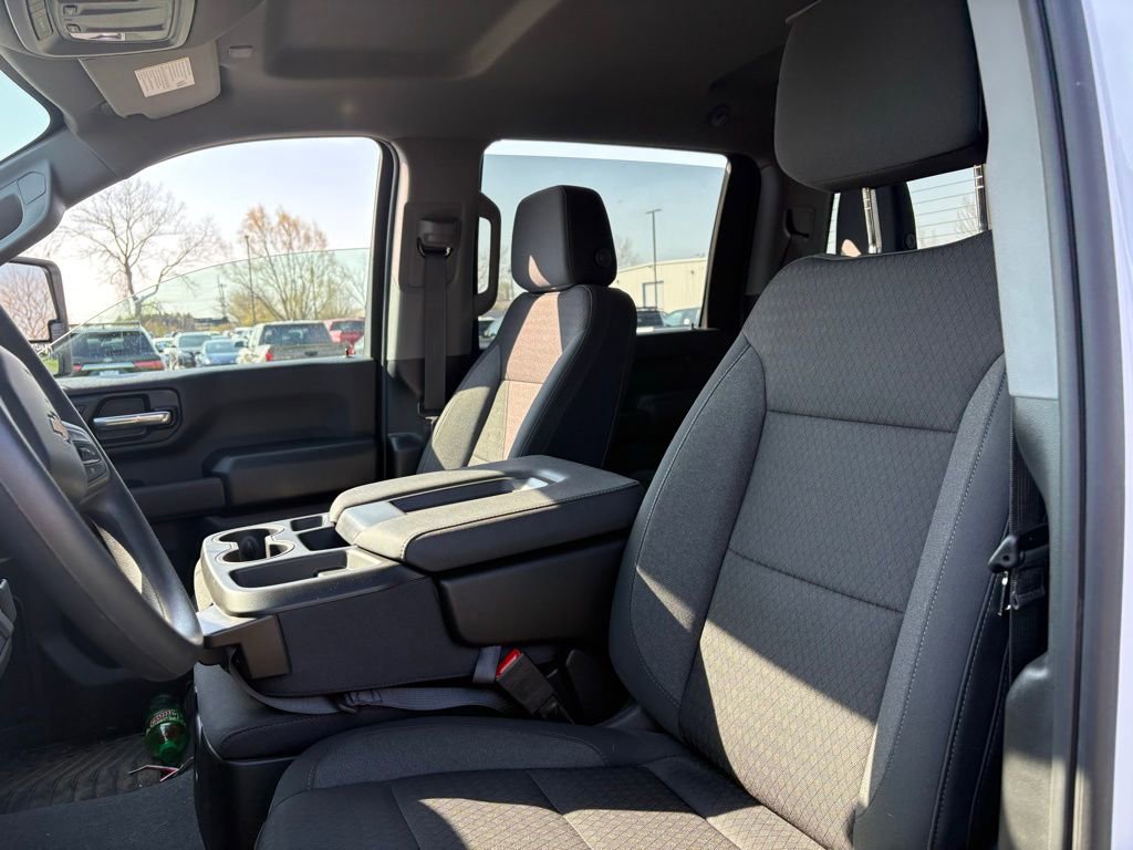 Used 2025 Chevrolet Silverado 2500 Custom w/ Custom Convenience Package AWD/4WD image 2