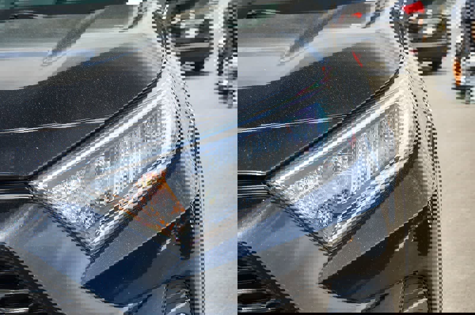 Used 2021 Toyota RAV4 XLE w/ Convenience Package image 8