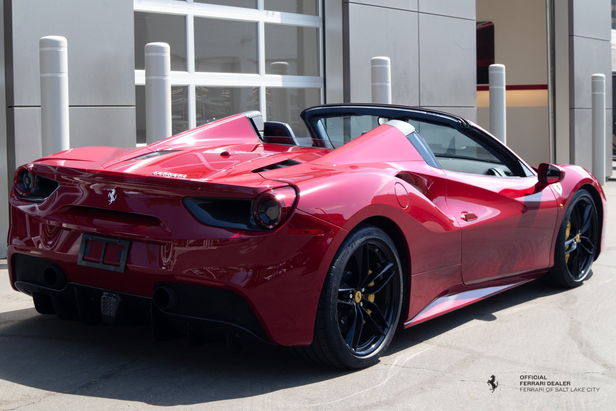 Used 2019 Ferrari 488 Spider RWD image 6