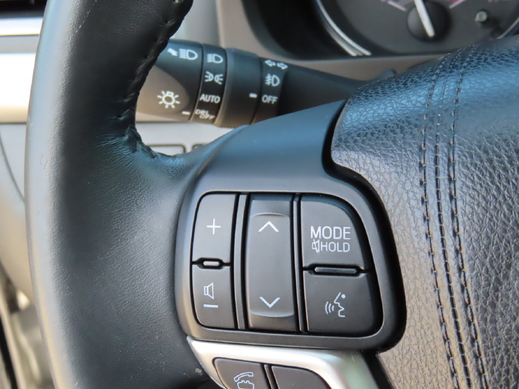 Used 2016 Toyota Highlander Plus AWD/4WD image 11
