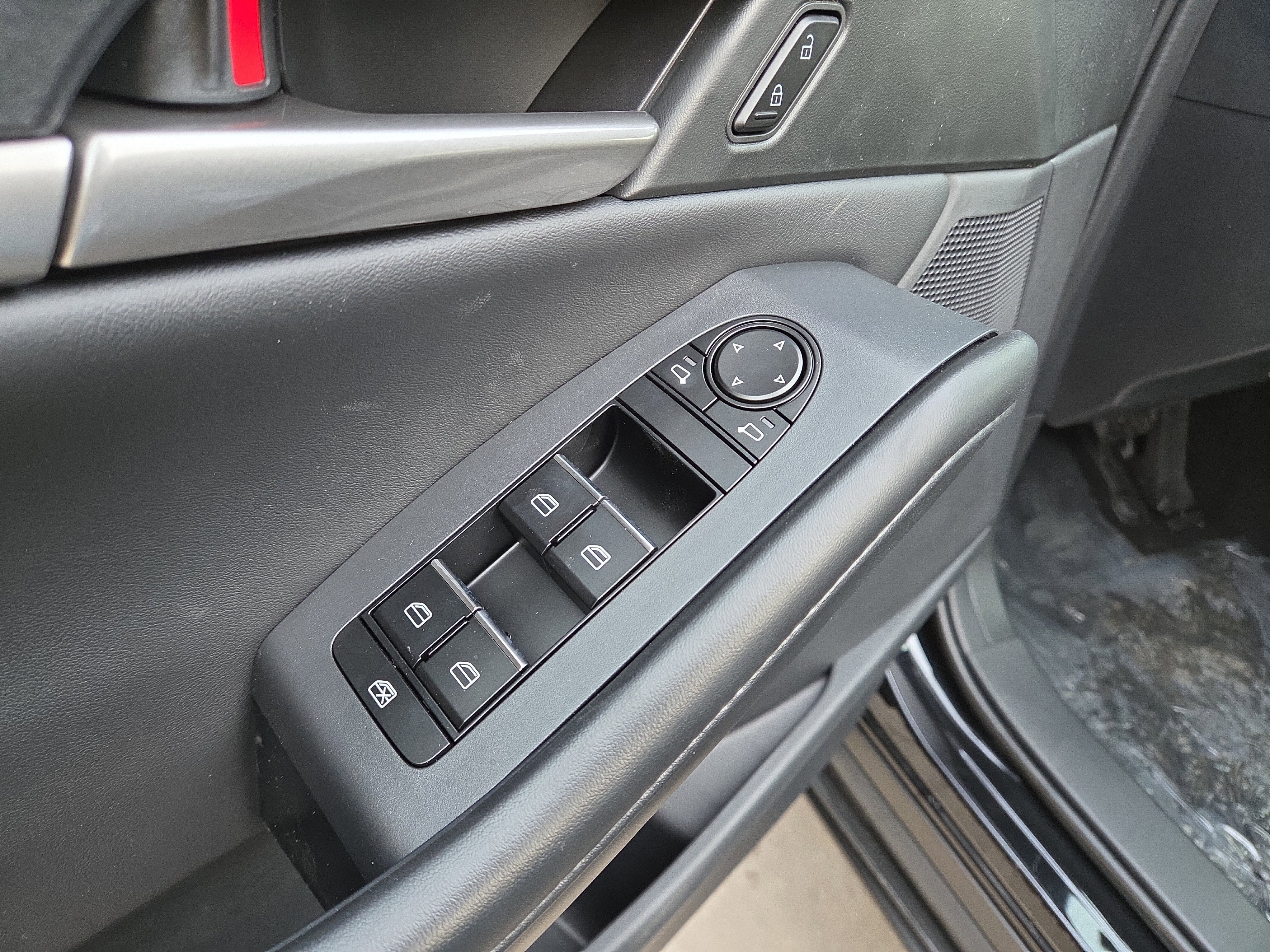 New 2026 MAZDA CX-30 AWD 2.5 S w/ Select Sport Pkg image 16