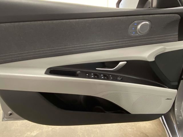 Certified 2025 Hyundai Elantra Limited image 14