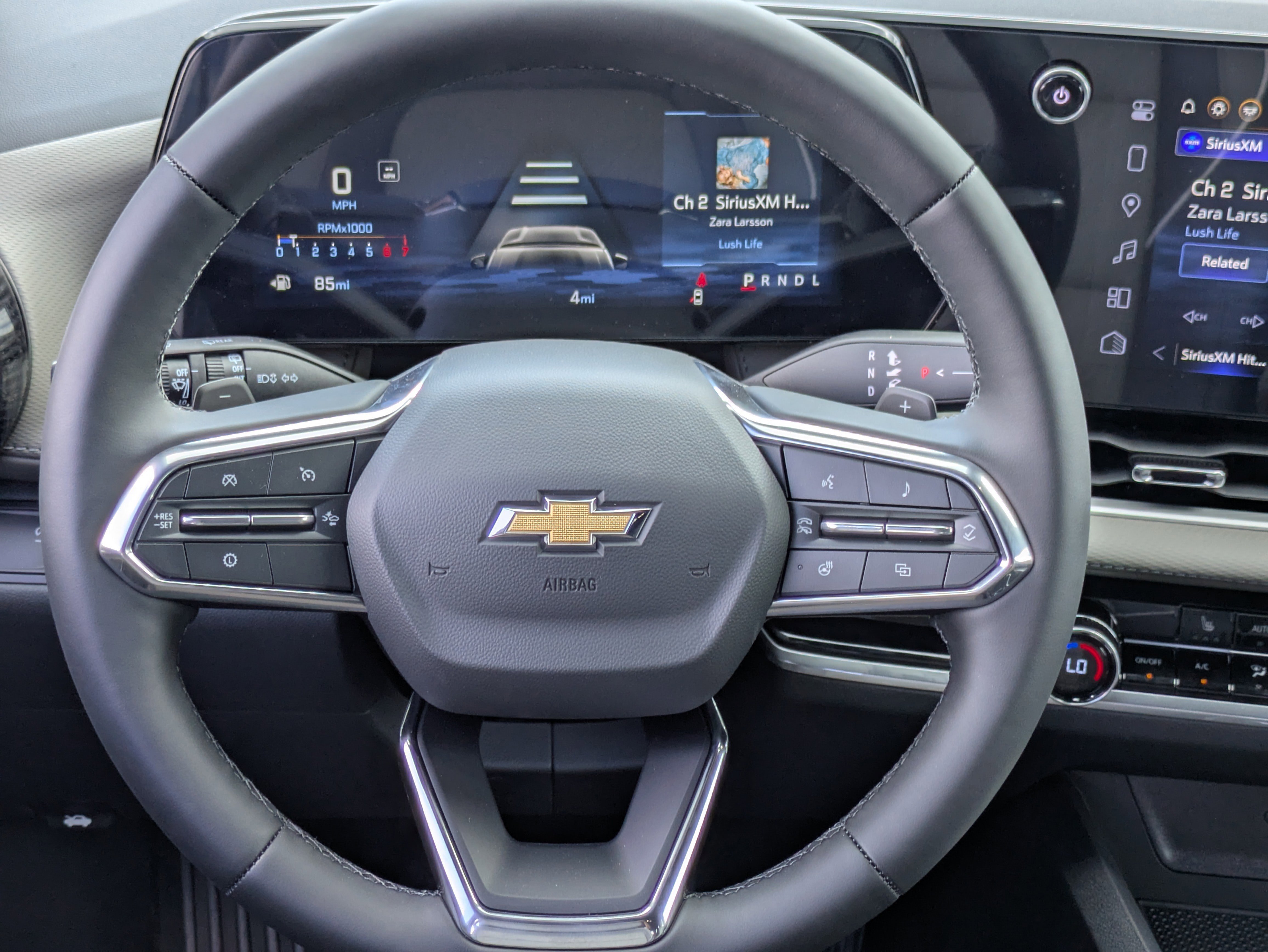 New 2026 Chevrolet Equinox LT w/ Convenience Package II FWD image 18