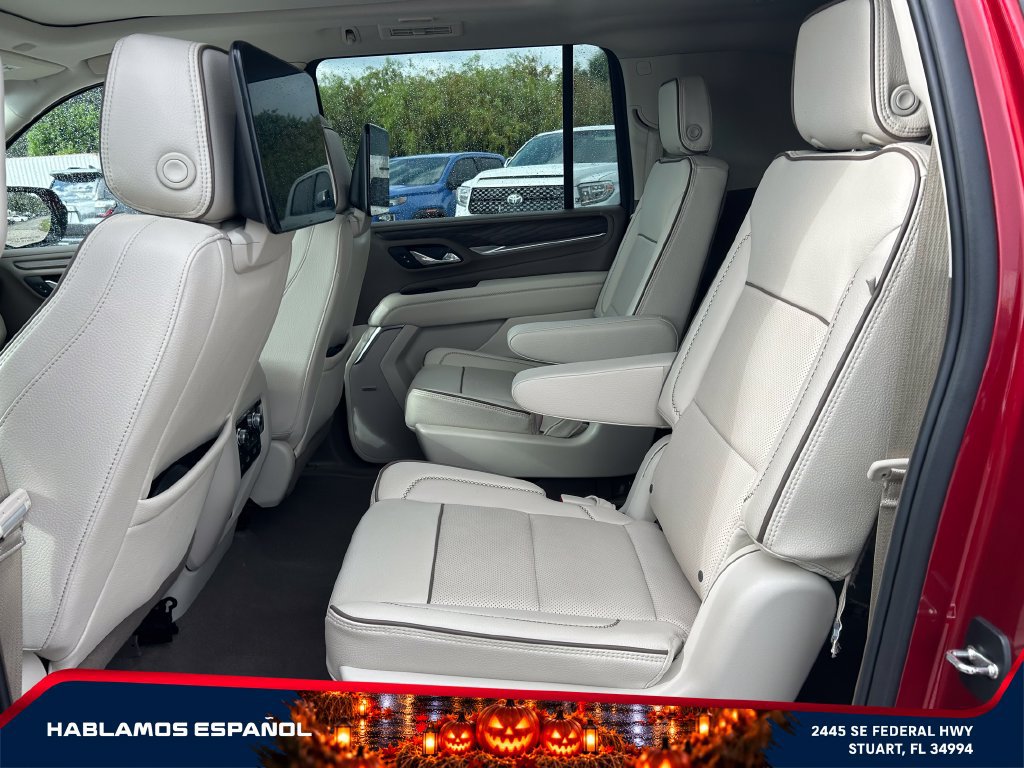 Used 2024 GMC Yukon XL Denali w/ Denali Reserve Package AWD/4WD image 11