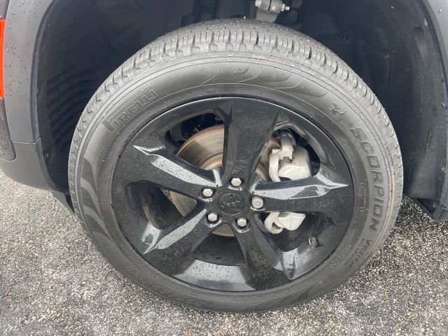 Used 2023 Jeep Grand Cherokee Limited w/ Black Appearance Package image 43