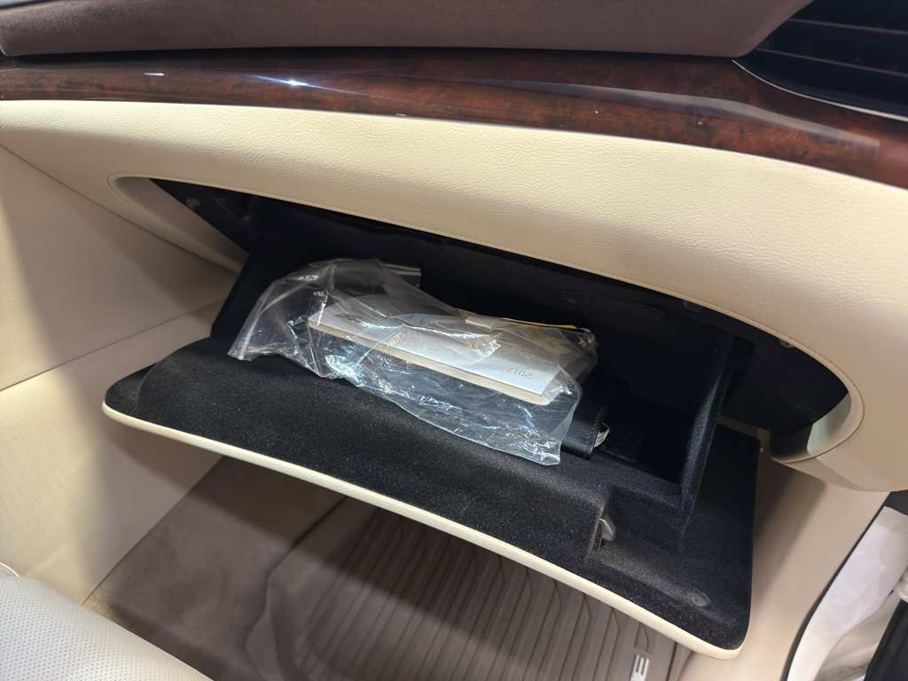 Used 2017 Cadillac Escalade ESV Premium Luxury AWD/4WD image 23