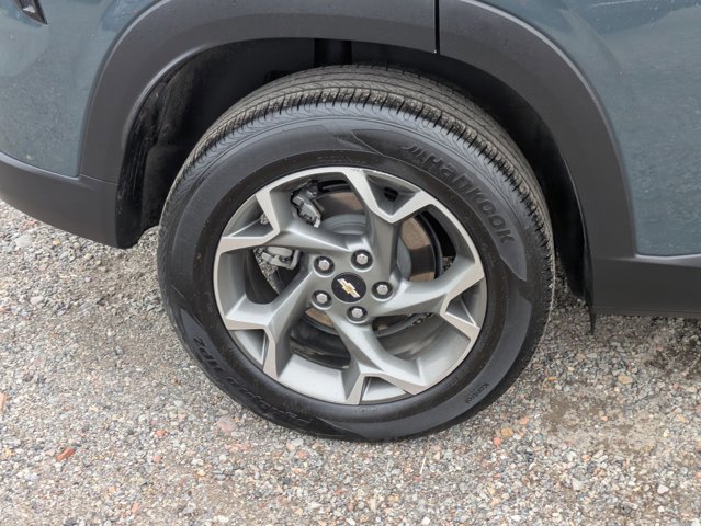Used 2025 Chevrolet Trax LT image 28