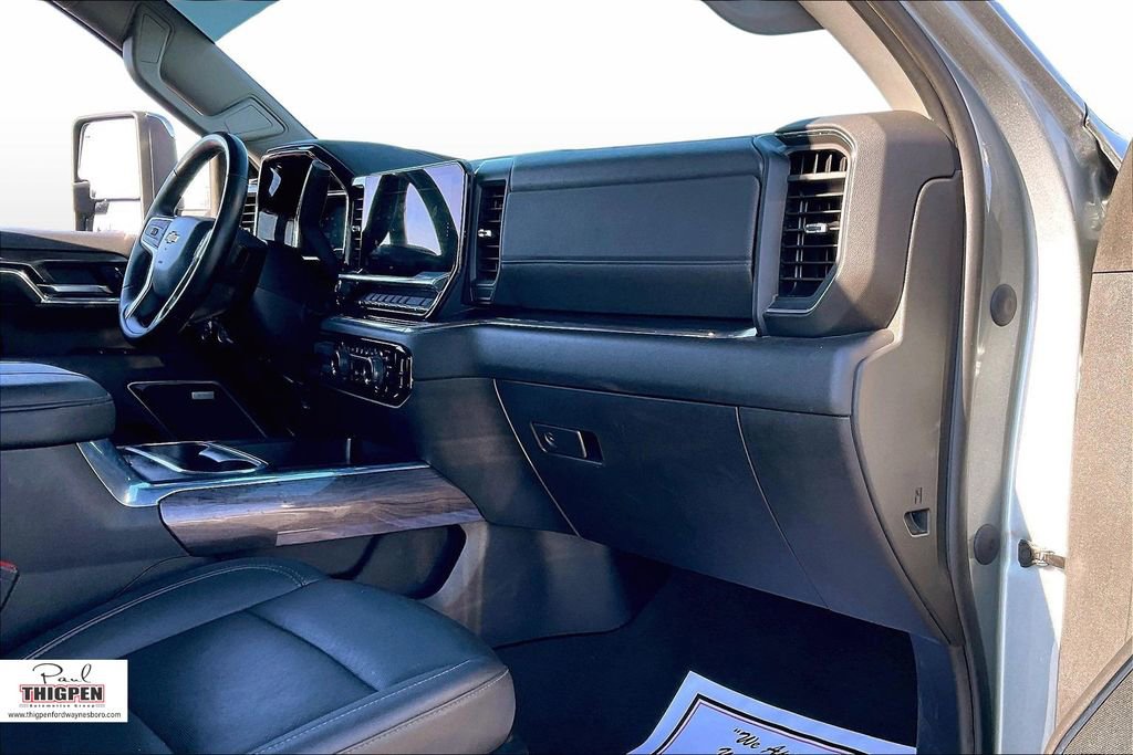 Used 2024 Chevrolet Silverado 2500 LTZ w/ LTZ Convenience Package image 16