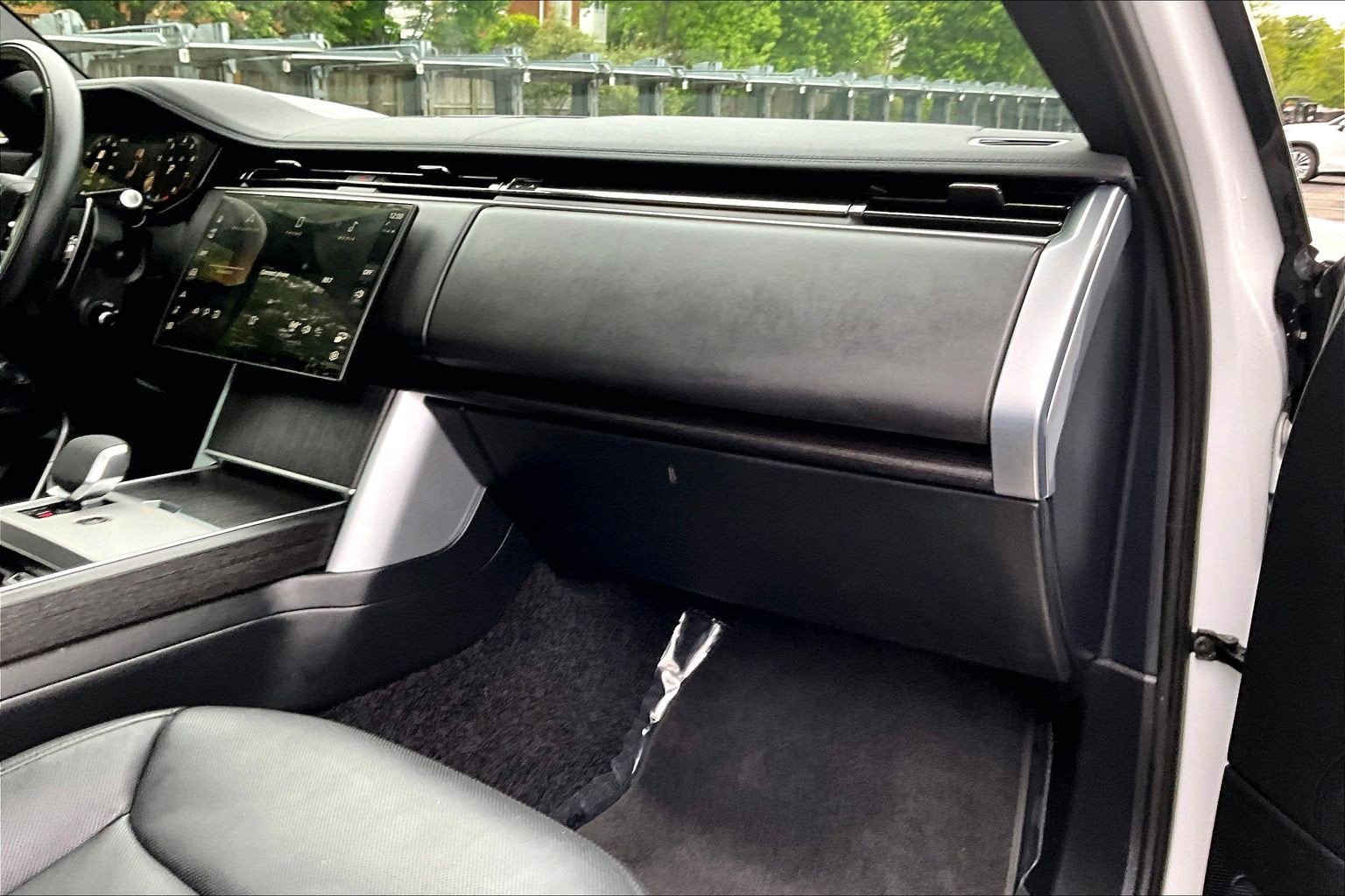 Used 2024 Land Rover Range Rover SE AWD/4WD image 15