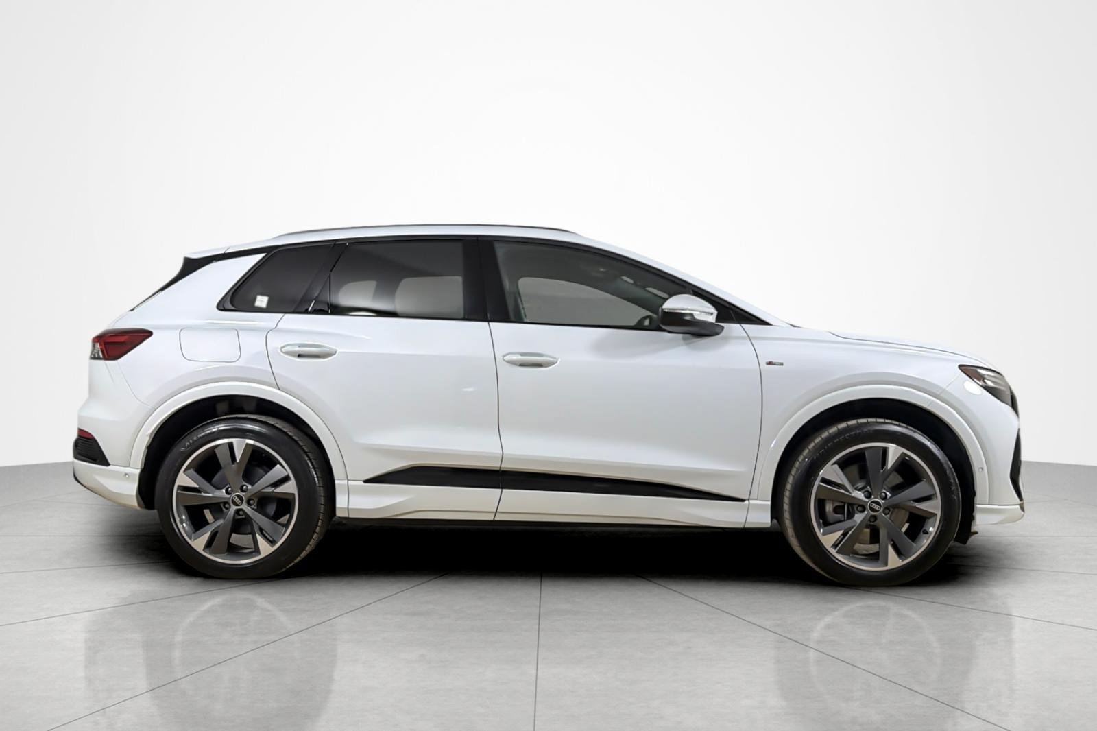 Certified 2024 Audi Q4 e-tron Prestige w/ Black Optic Package AWD/4WD image 6