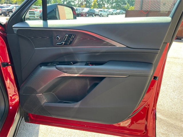 Used 2025 Cadillac Lyriq Sport image 14