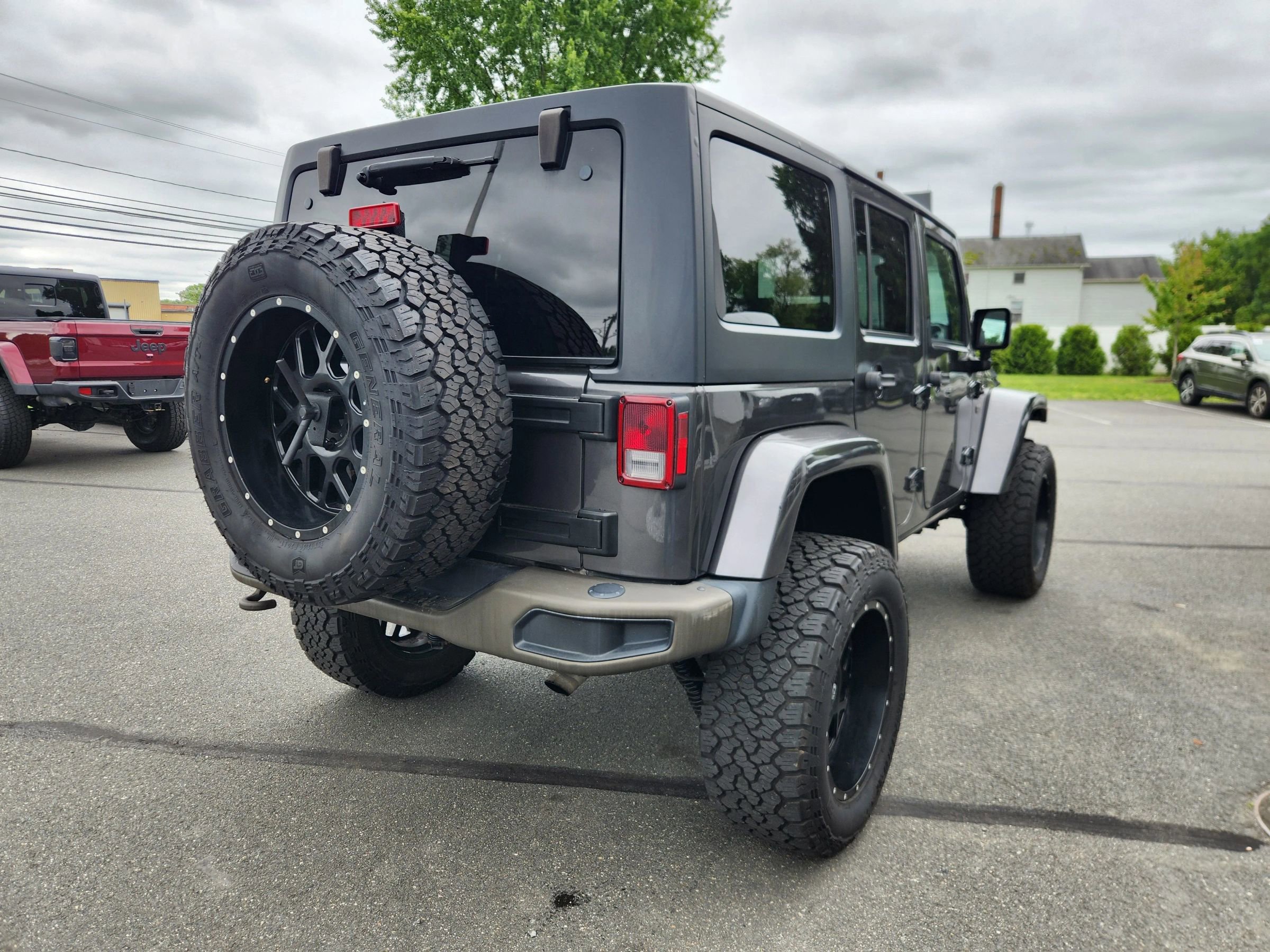 Used 2016 Jeep Wrangler Unlimited Sahara image 13