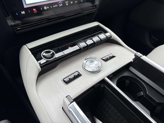 New 2025 Lincoln Navigator L Reserve image 29