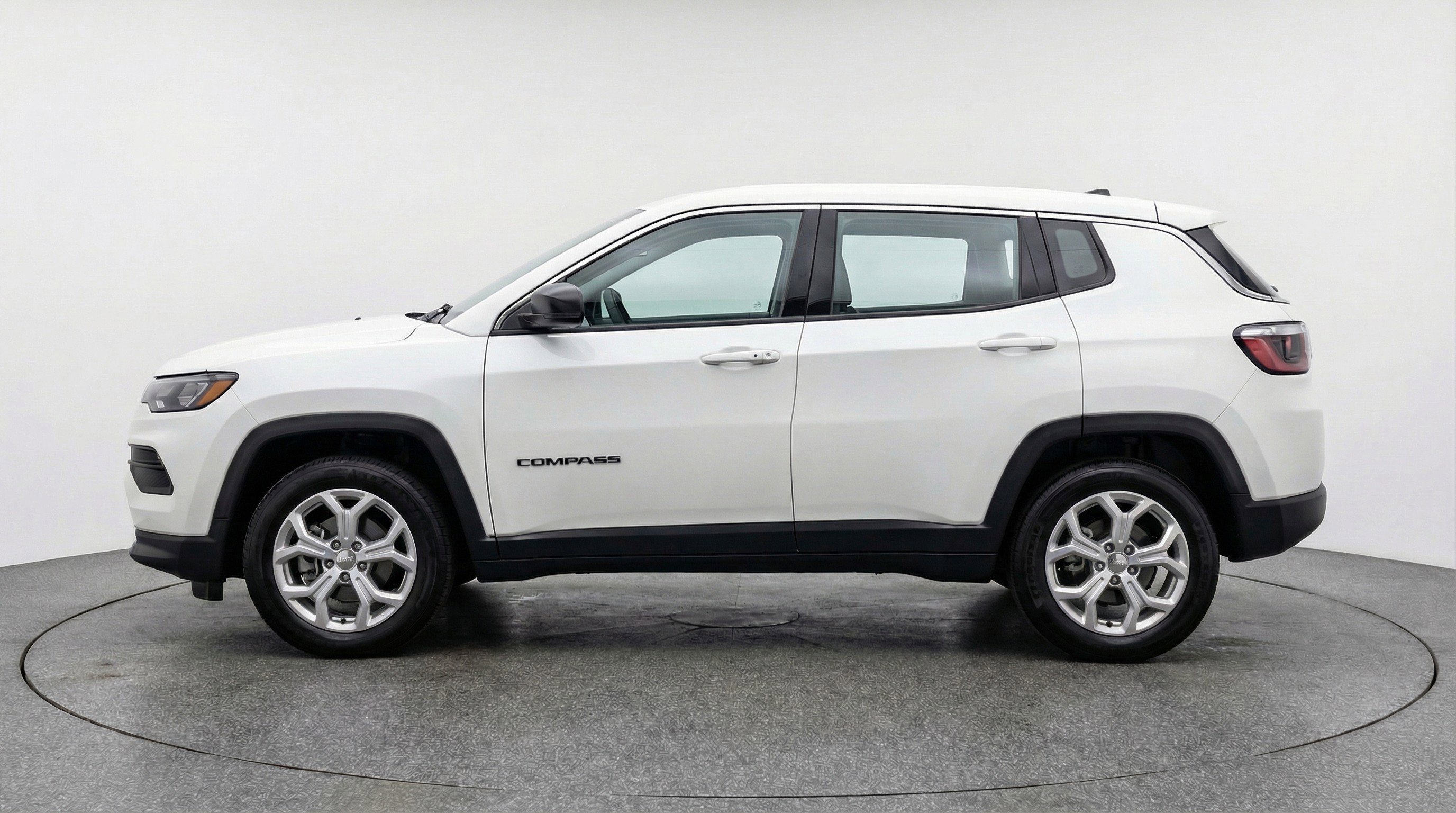 Used 2025 Jeep Compass Latitude image 5