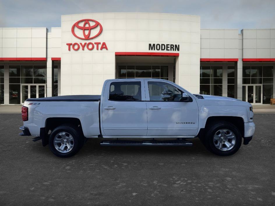 Used 2017 Chevrolet Silverado 1500 LT w/ All Star Edition AWD/4WD image 4
