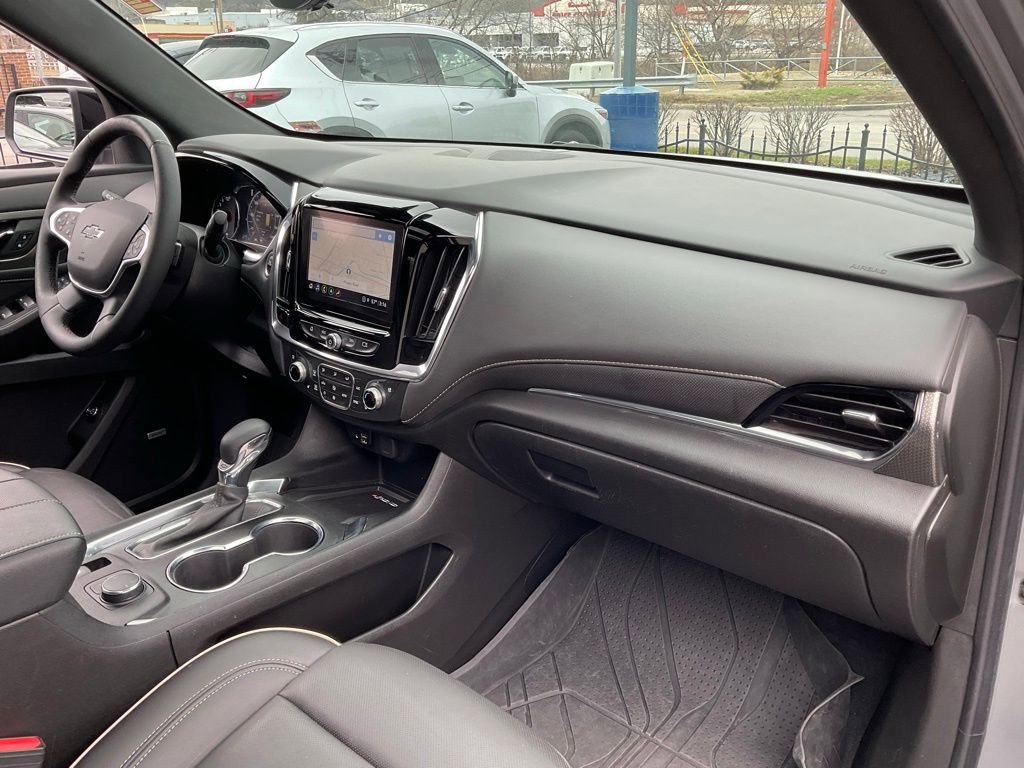 Used 2023 Chevrolet Traverse Premier w/ Redline Edition image 20