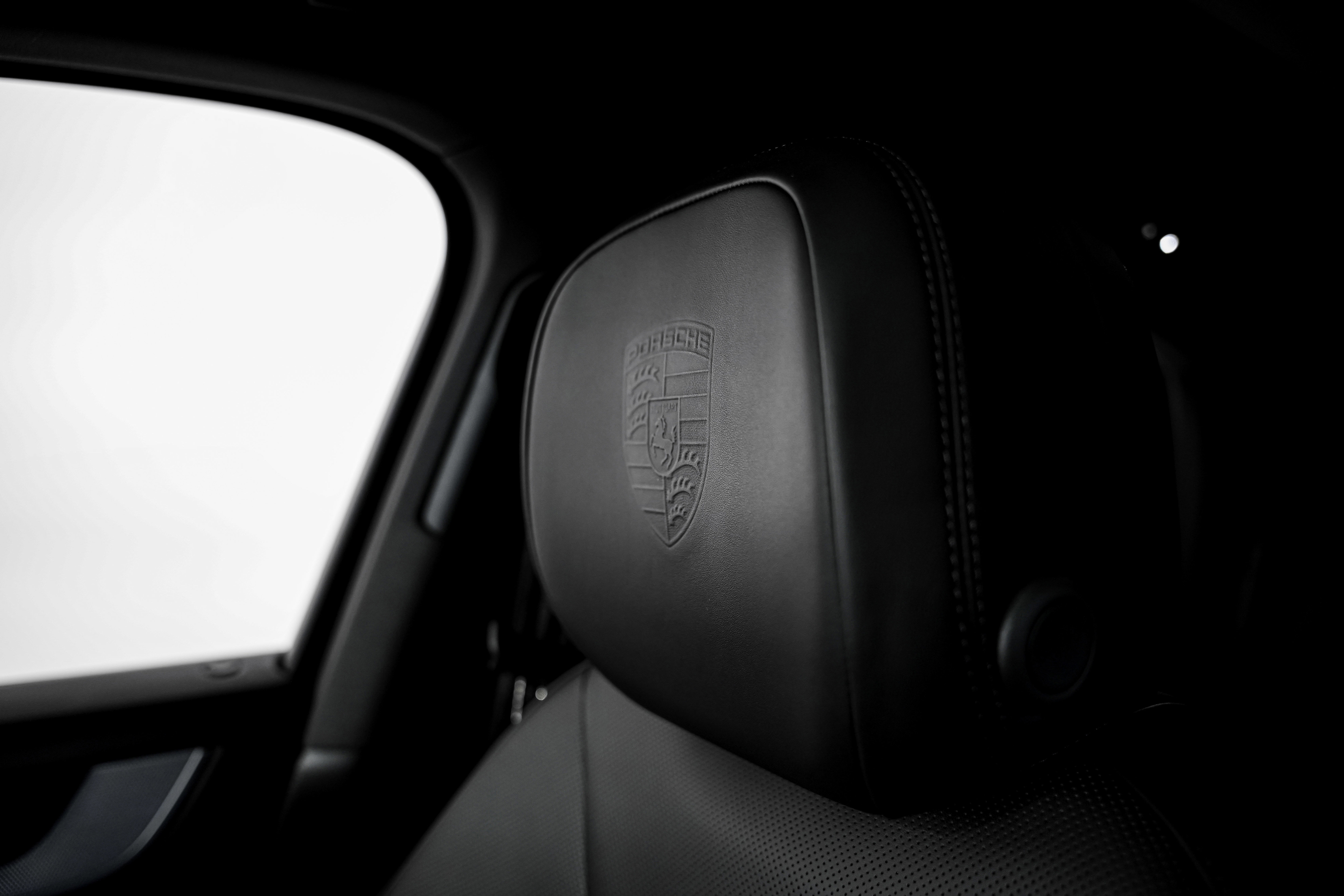 Used 2024 Porsche Cayenne Coupe image 16