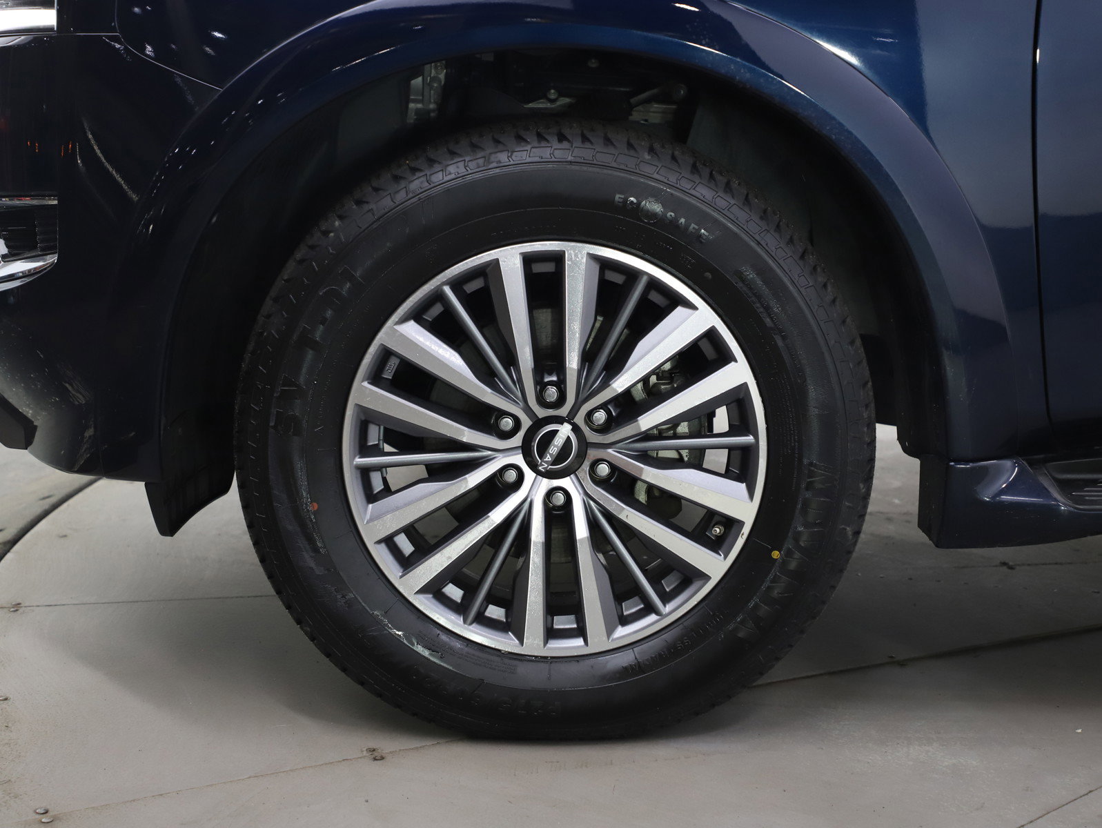 Used 2023 Nissan Armada SL w/ Captain's Chairs Package image 34