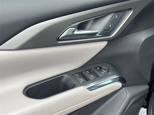 New 2025 Chevrolet Traverse LT w/ LPO, Floor Liner Package image 17