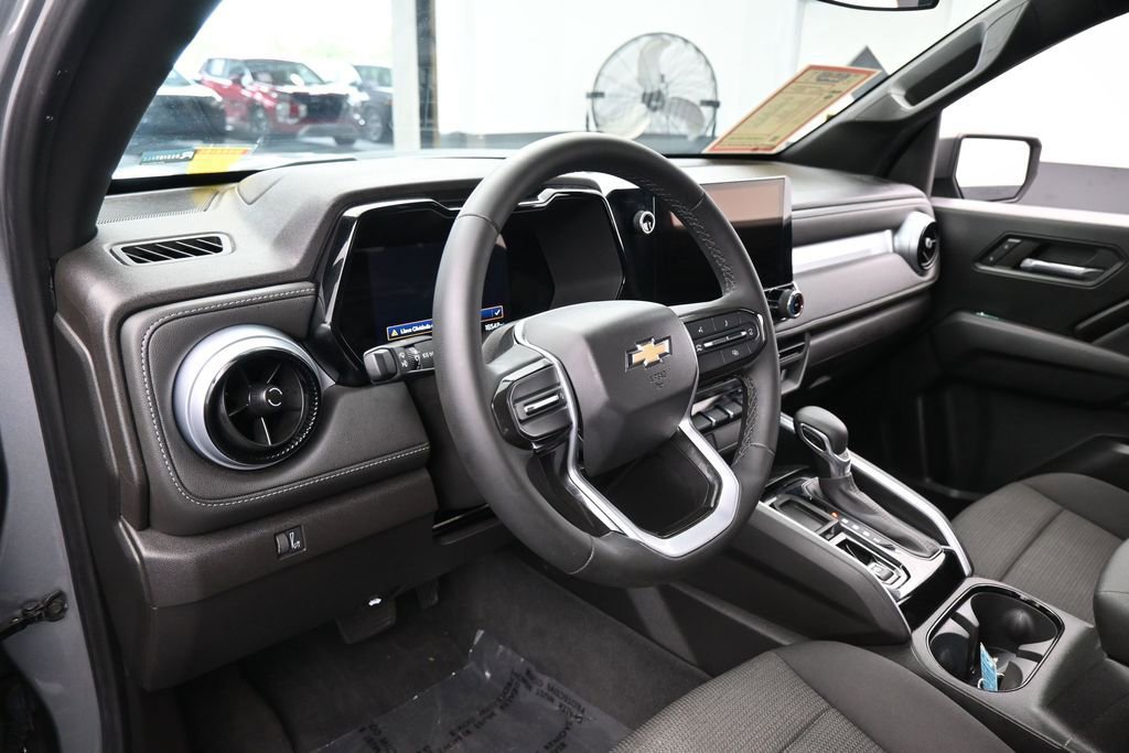 Used 2023 Chevrolet Colorado LT RWD image 10