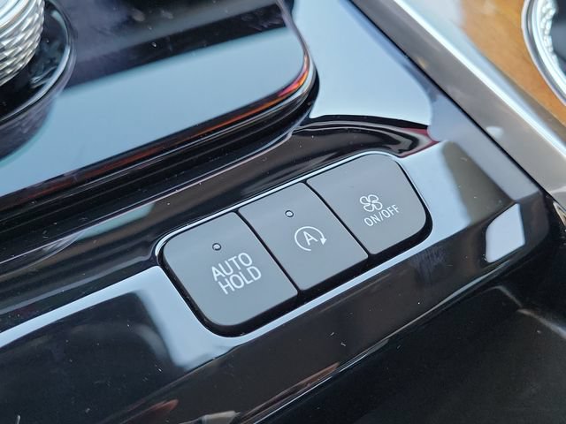 Used 2025 Cadillac Escalade ESV Sport Platinum AWD/4WD image 33