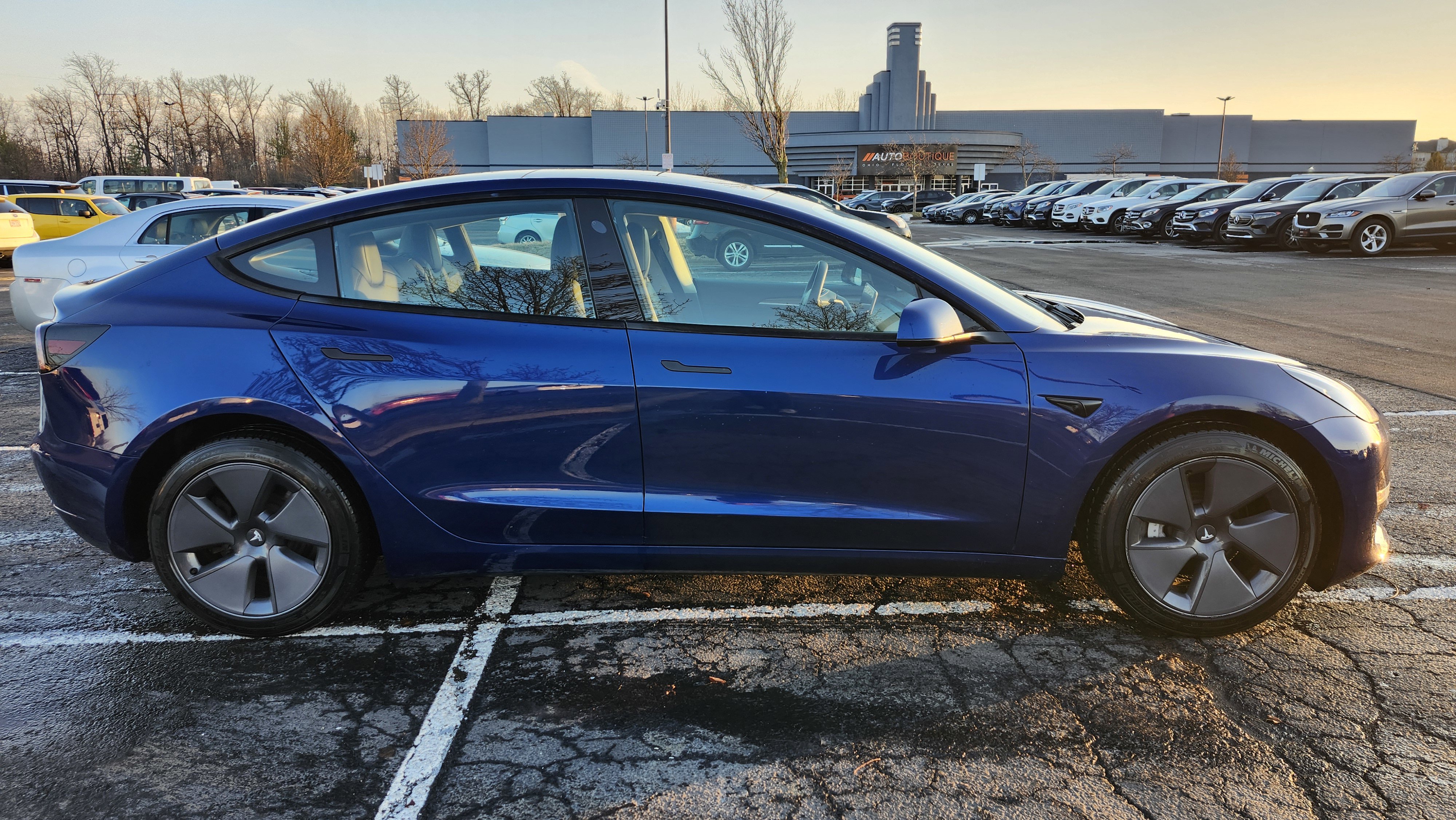 Used 2023 Tesla Model 3 Standard Range image 17