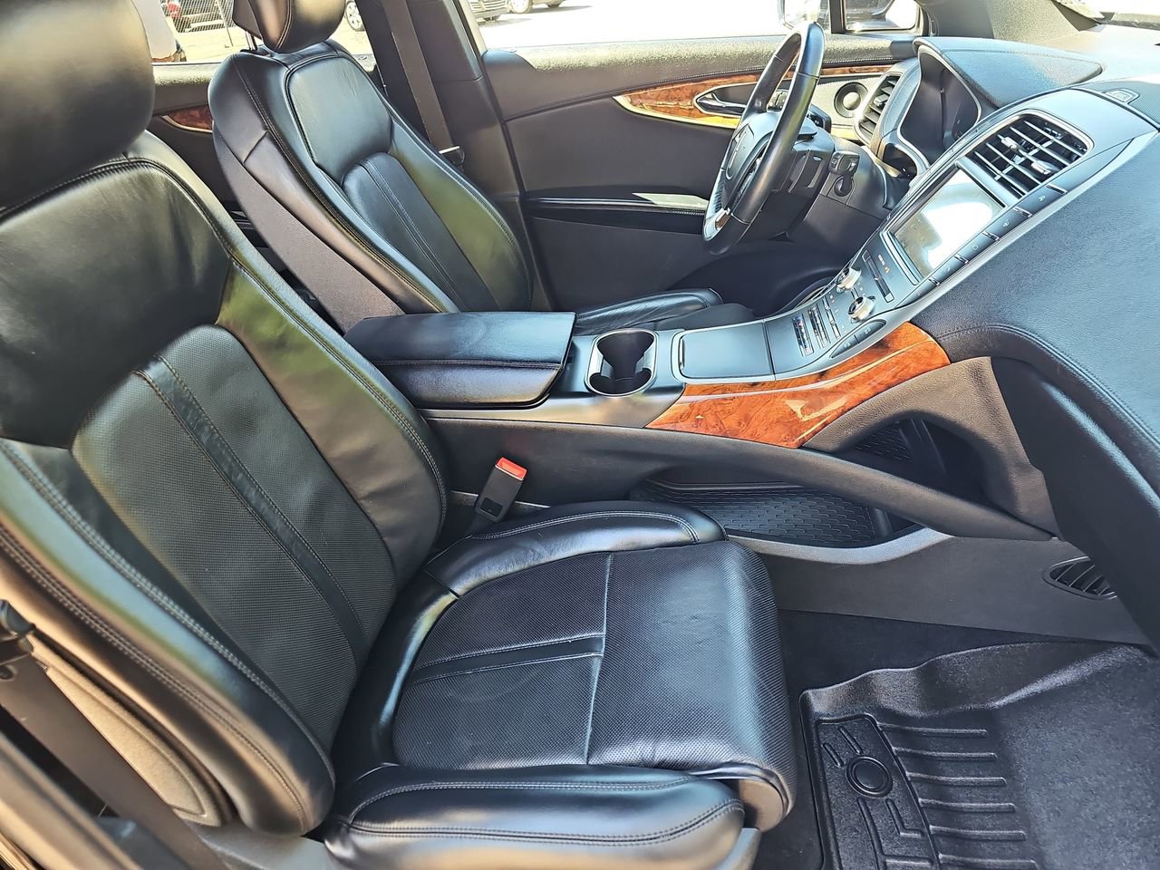 Used 2019 Lincoln Nautilus Reserve image 10