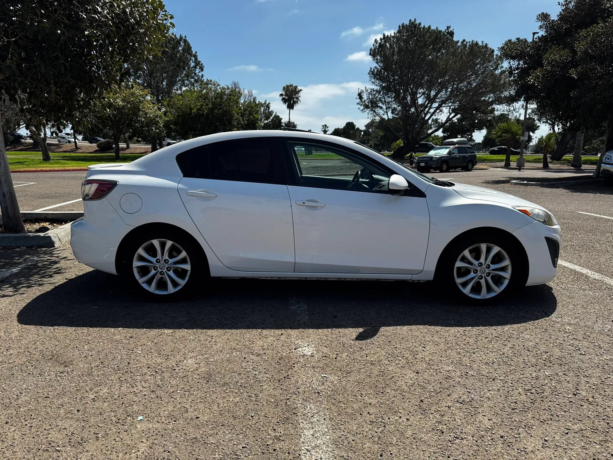 Used 2011 MAZDA MAZDA3 s Sport w/ Tech Pkg FWD image 6