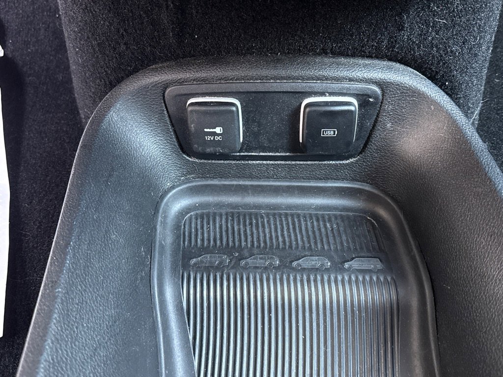 Used 2018 Chrysler Pacifica Touring Plus w/ S Appearance Package FWD image 18