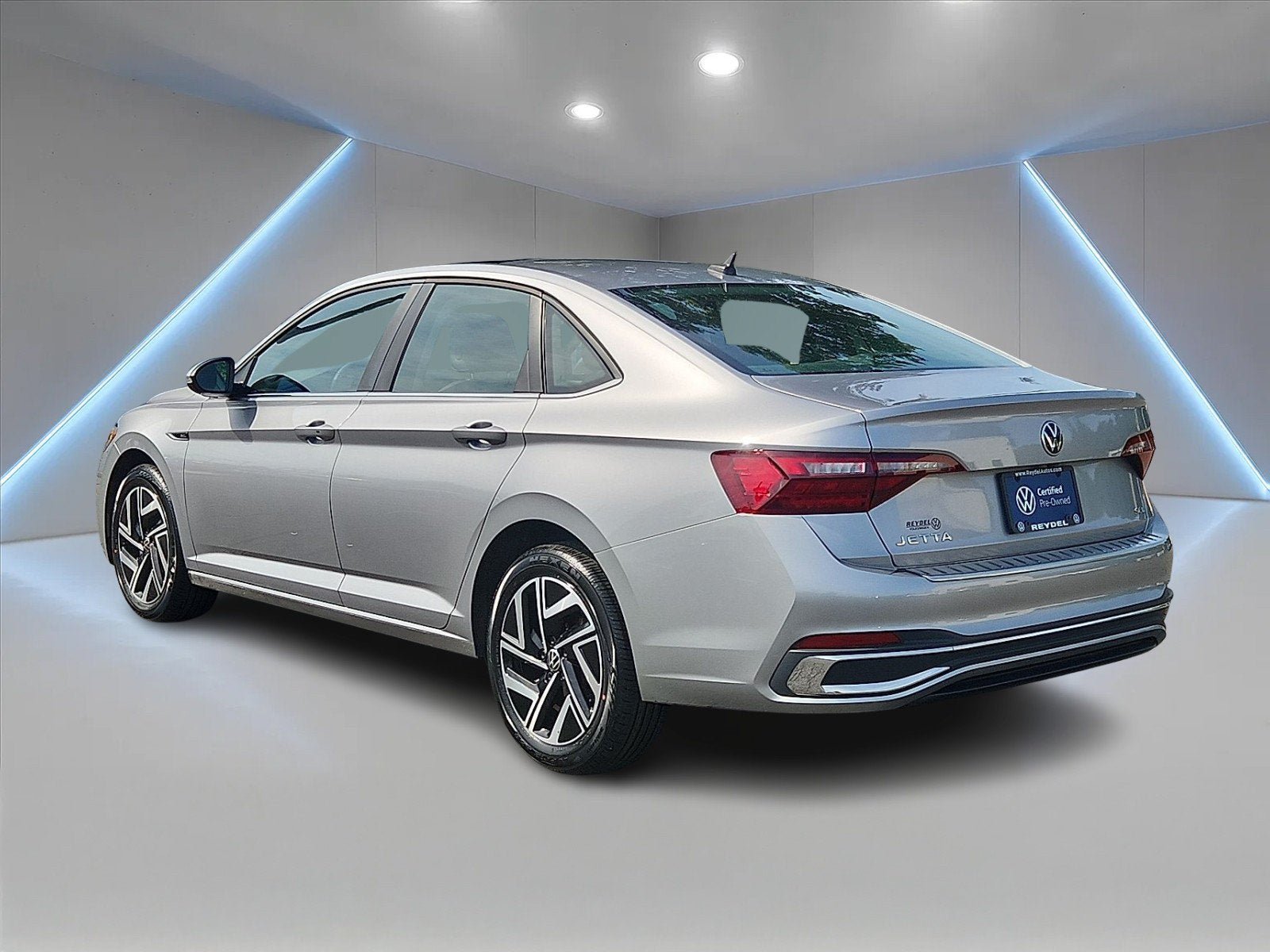 Certified 2024 Volkswagen Jetta SEL FWD image 6
