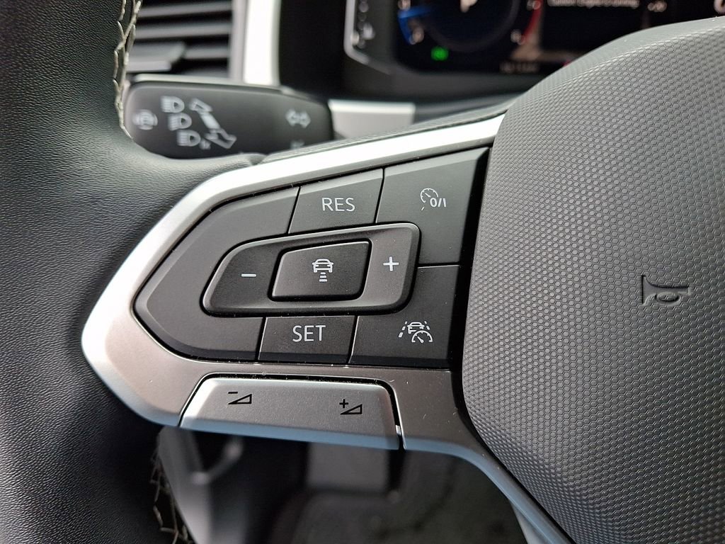 Used 2023 Volkswagen Atlas Cross Sport SEL image 22