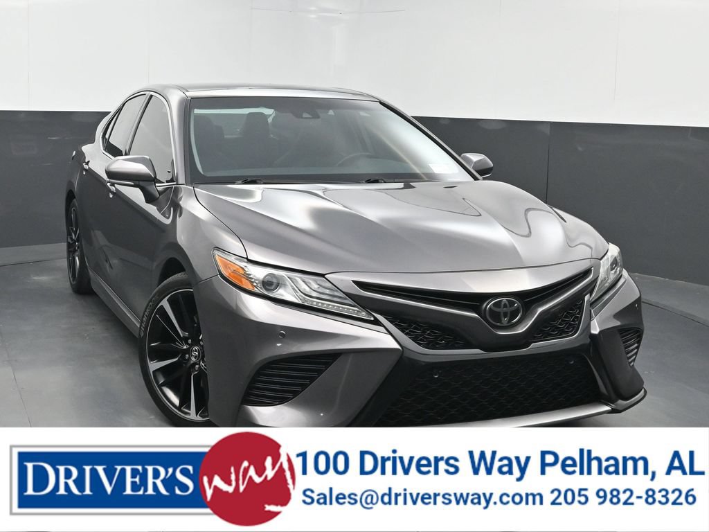 Used 2018 Toyota Camry XSE FWD image 1