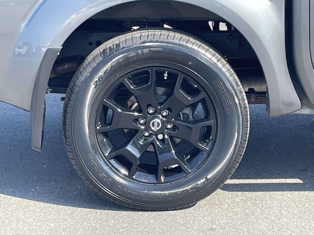 Used 2018 Nissan Frontier SV w/ Value Truck Package AWD/4WD image 7
